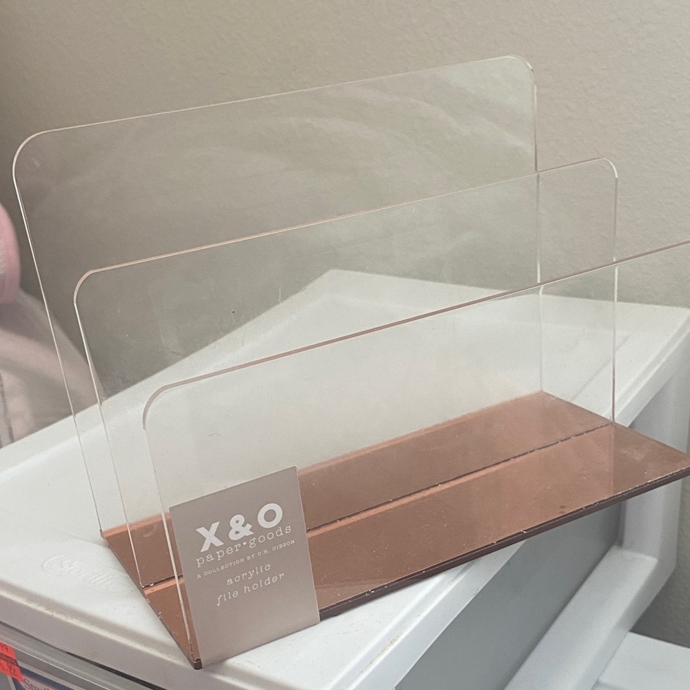 Oxo rose gold pink acrylic eyeshadow palette/office file holder💕💐